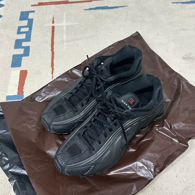 나이키 샥스 R4 W HQ1988-001