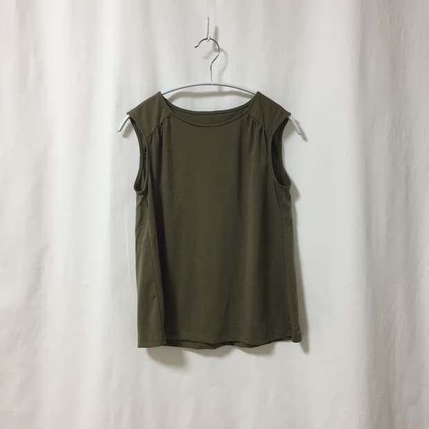 올리브 셔링 슬리브리스  Olive Shirring Sleeveless