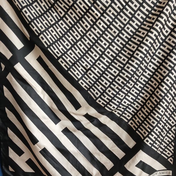 HARDY AMIES 실크스카프 