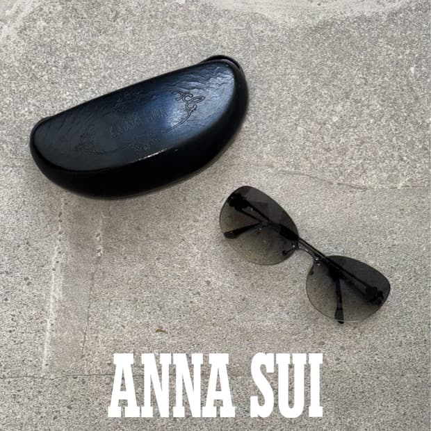 Anna Sui black gradient sunglasses 