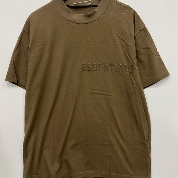 ESSENTIALS 카키색 티셔츠