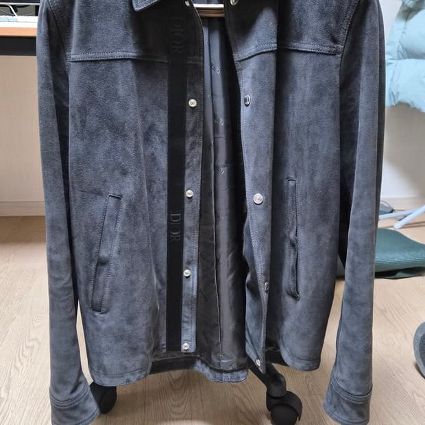 디올 아이콘 카프스킨 그레이 스웨이드 가죽 자켓