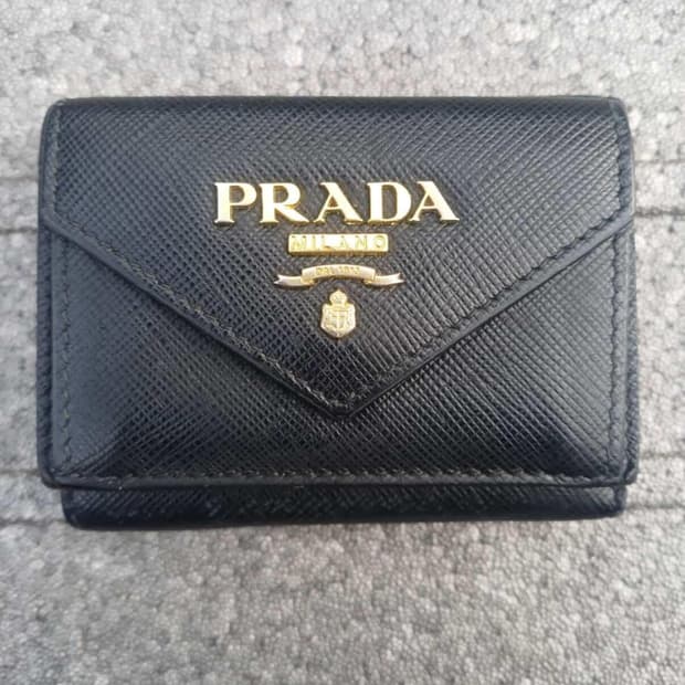 프라다 사피아노 반지갑 정품