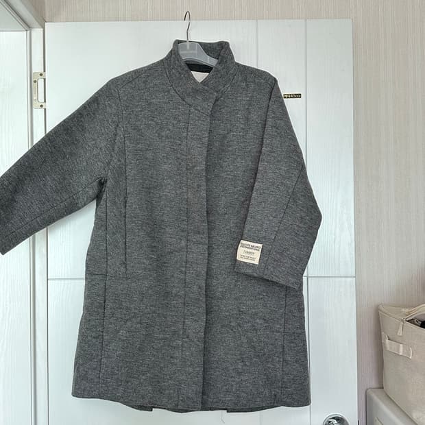 스튜디오 톰보이 회색 코트