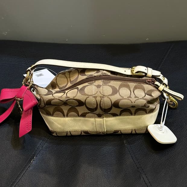 COACH 코치 핑크리본 미니 토트백