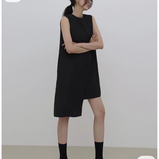 트리밍버드 슬리브리스 언발 원피스 