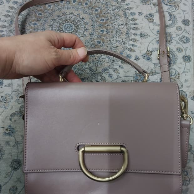 마리아 꾸르끼 핑크 크로스백