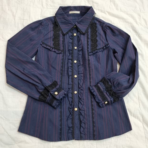 네이비 스트라이프 프릴 레이스 블라우스