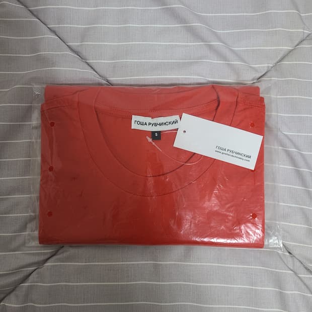 고샤루브친스키 로고 반팔 티 s