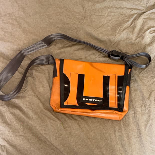 Freitag 프라이탁 라씨 오렌지
