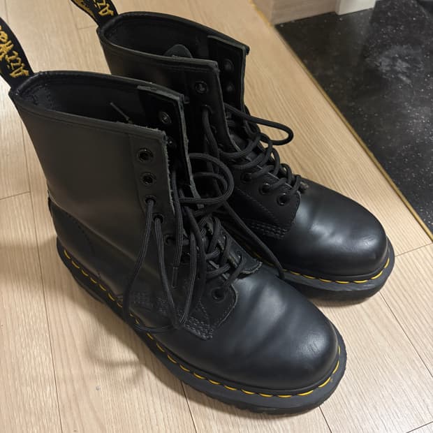 닥터마틴 UK5 240 8홀