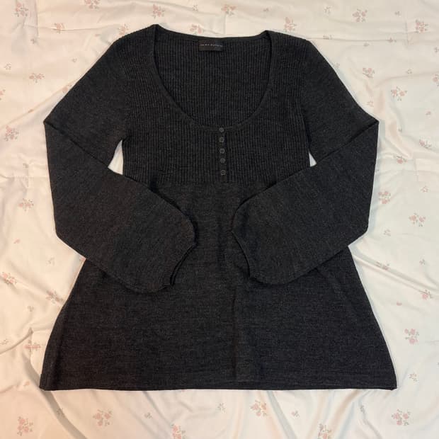  빈티지 차콜 그레이 플레어 니트 슬리브