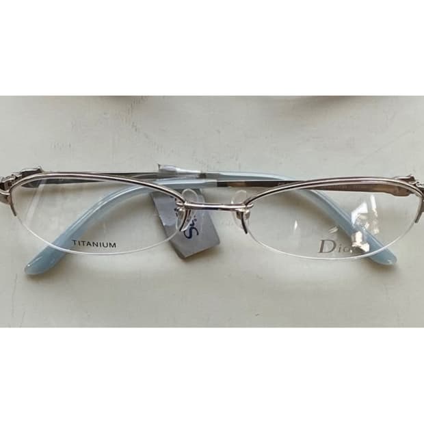 Dior 티타늄 무테 안경 (made in Japan)