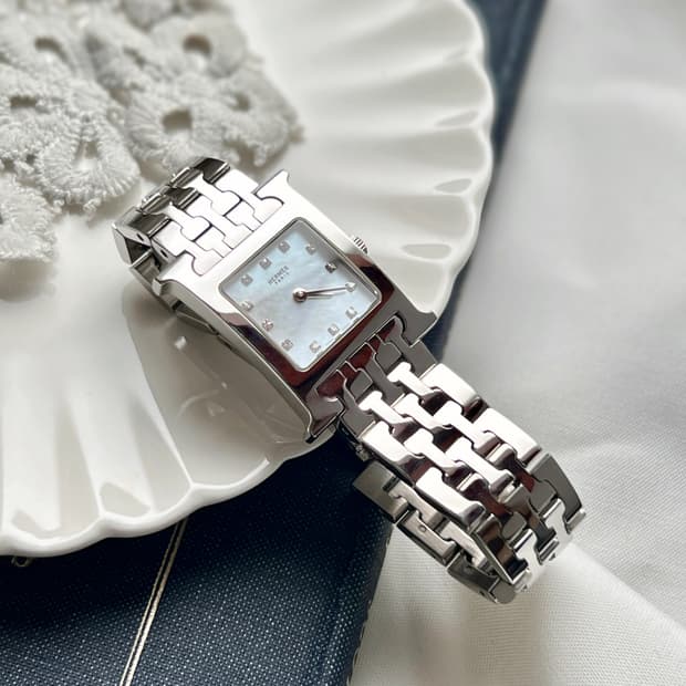 에르메스 12p 다이아 화이트 쉘 H아워 시계 /정품감정.케어 