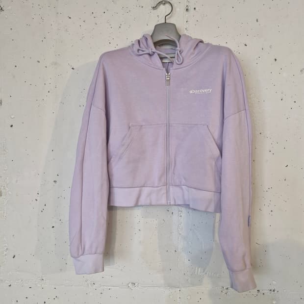 디스커버리 라벤더 크롭 후드집업 