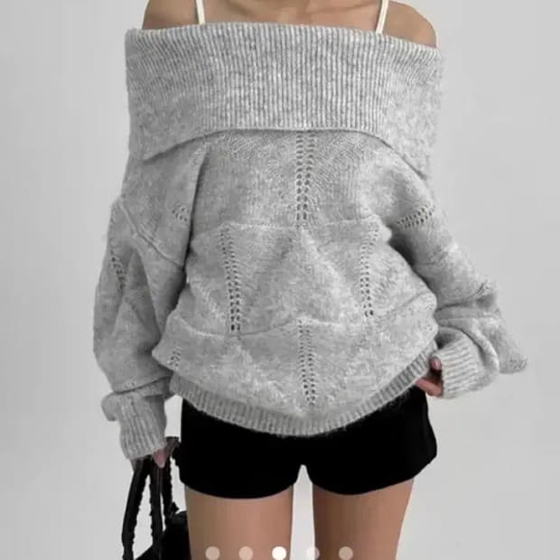 블랙업 오프숄더 니트 아이보리