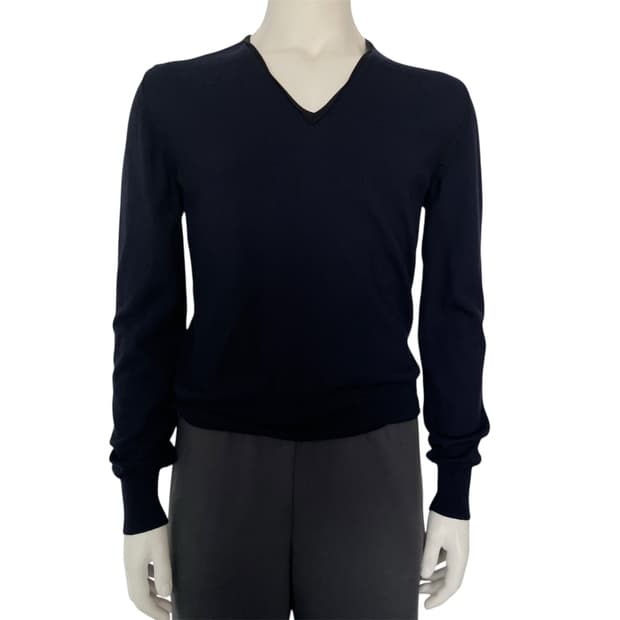 piping v-neck knit