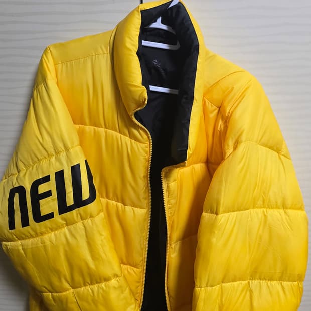 뉴에라 리버시블 패딩