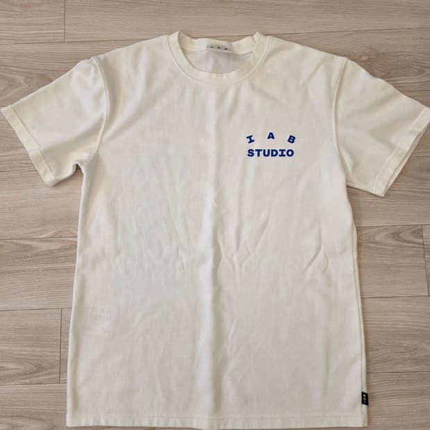 아이앱 스튜디오 10주년 반팔 화이트 M
