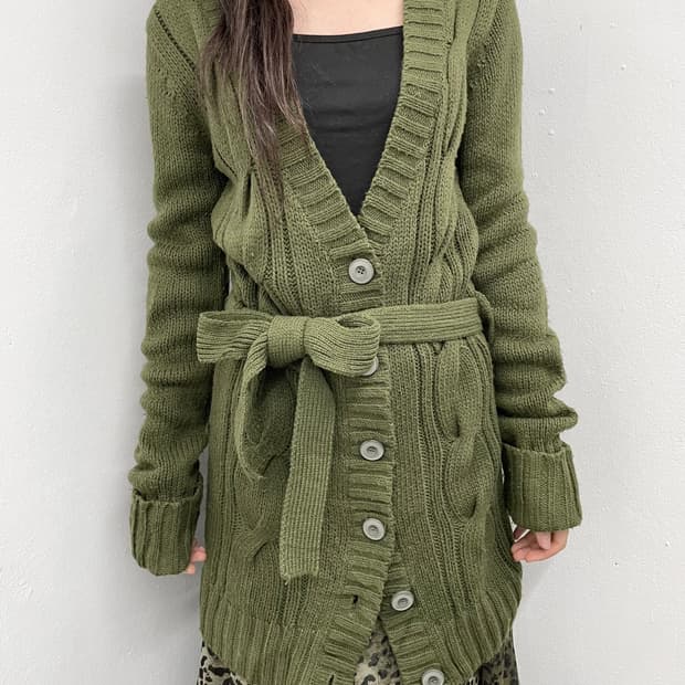 카키 케이블 스트랩 버튼 가디건