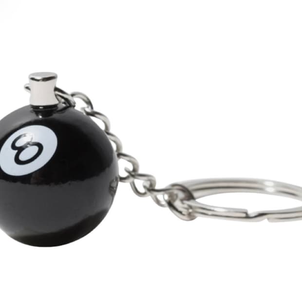 스투시 8ball keyring
