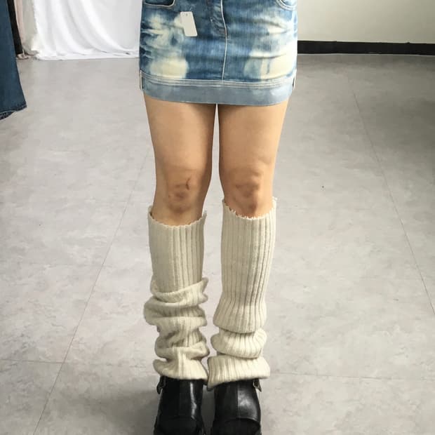 Washing denim skirt