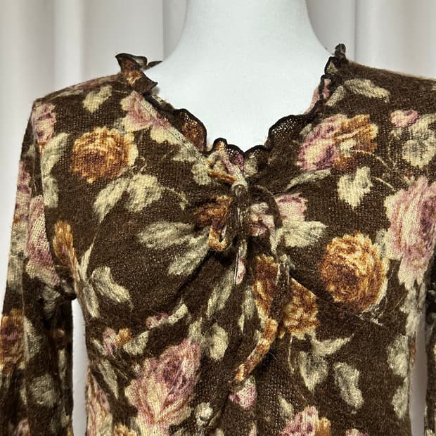 모리 브라운 롱슬리브