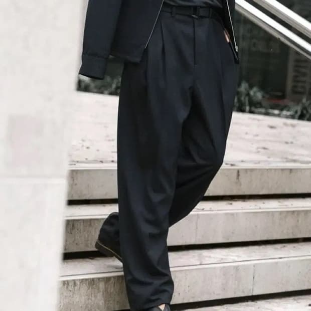 르메르 20ss 벨티드 팬츠 캐비어 m사이즈