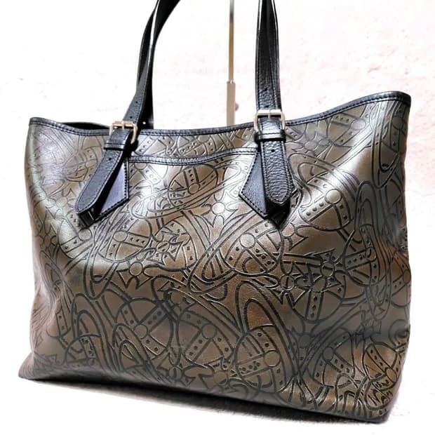 비비안 웨스트우드 로고 패턴 가죽 토트백