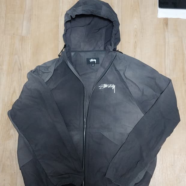 스투시 바람막이 