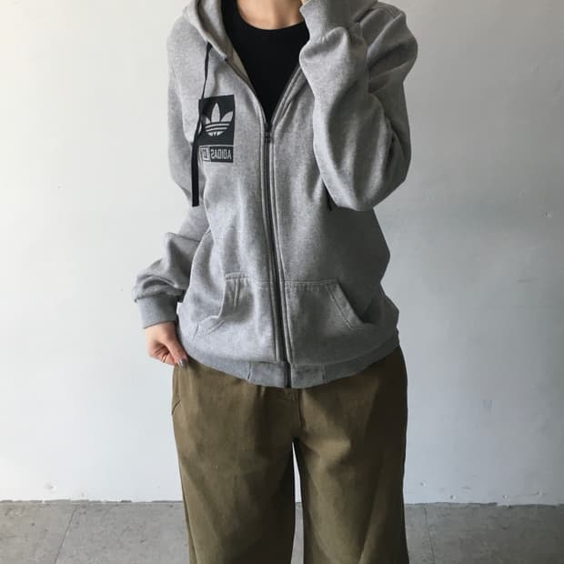 아디다스 백프린팅 후드집업