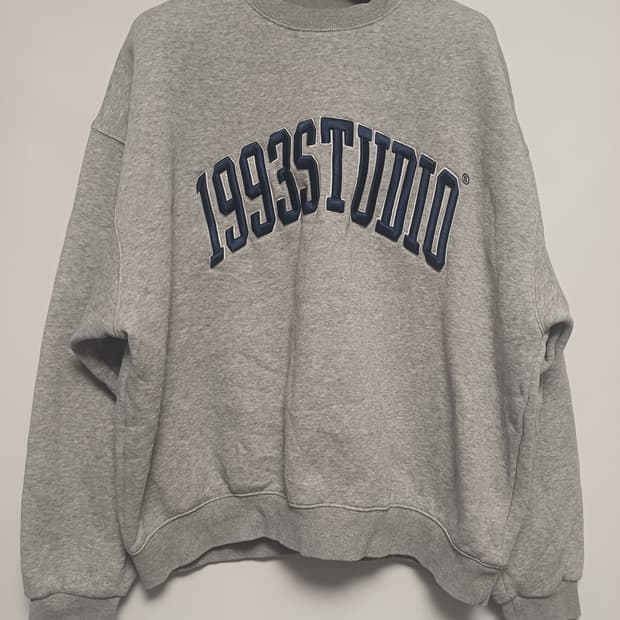 1993스튜디오 어센틱 아치로고 맨투맨 M