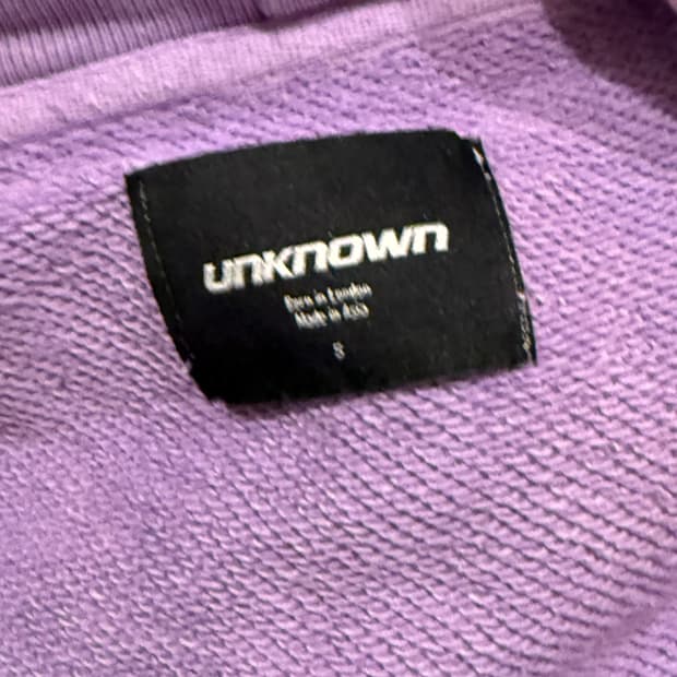 일본에서 구매한 언노운입니다 사이즈 s