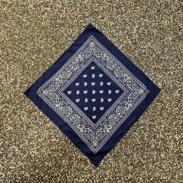 빈티지 페이즐리 반다나   