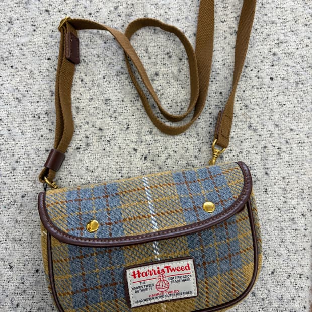 N18. 해리스트위드 미니 체크 크로스백