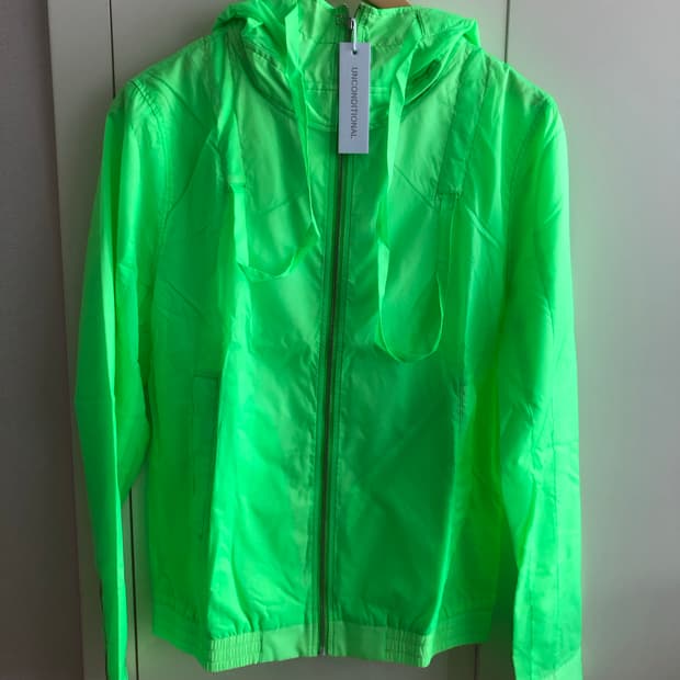 언컨디셔널 후드 바람막이 파커 자켓