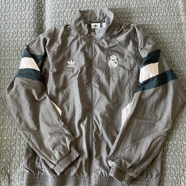 아디다스 레알 마드리드 오리지널 트랙탑(차콜 그레이) KR XL 팝니다