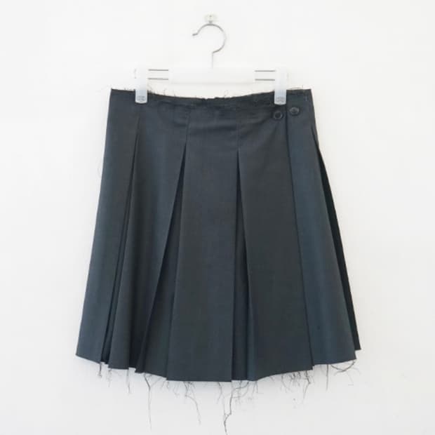 Rough pleats wrap skirt