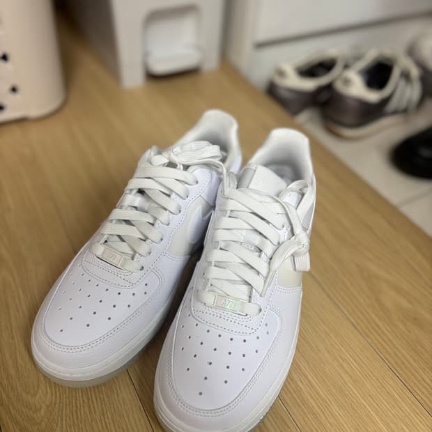 새상품)나이키 우먼스 에어 포스 1 07 화이트고스트 IH3204-10