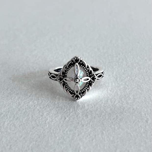 화이트 오팔 반지