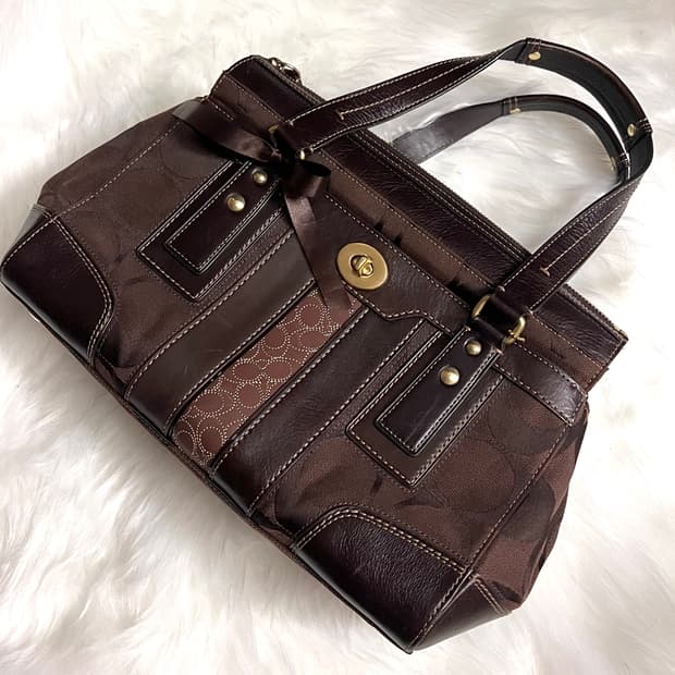 90s coach 시그니처 햄튼 브라운 캔버스 턴락 토트백 숄더백