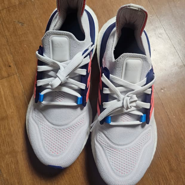 아디다스 울트라부스트22  240