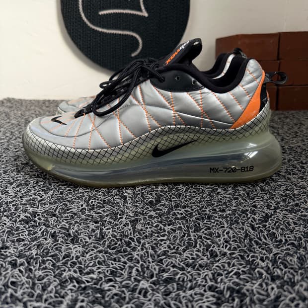 나이키 MX-720-818 '메탈릭 실버' (Nike MX-720-818