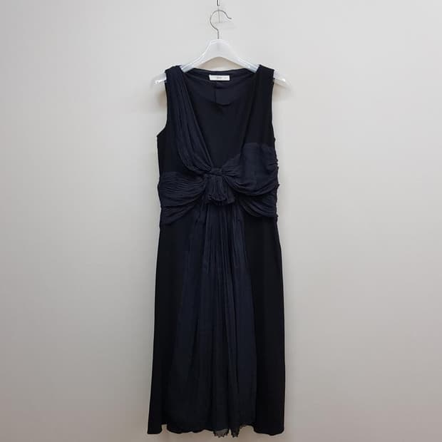 프라다 실크 디테일 슬리브리스 롱 원피스 46사이즈