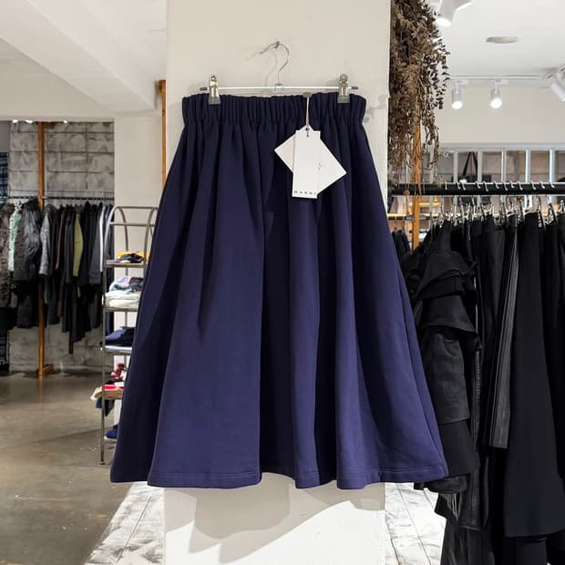 마르니 네이비 기모 플레어 스커트