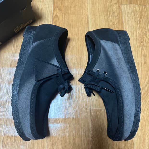 [Uk9] 클락스 x 지용킴 선 블리치드 왈라비 블랙