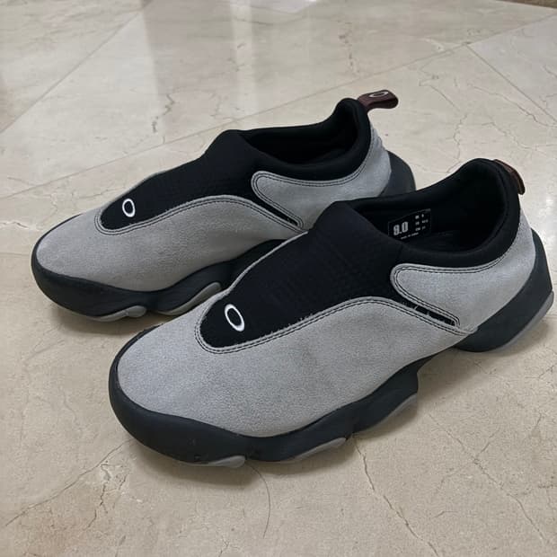 오클리 팩토리 팀 x 브레인 데드 플래시 화이트 버치