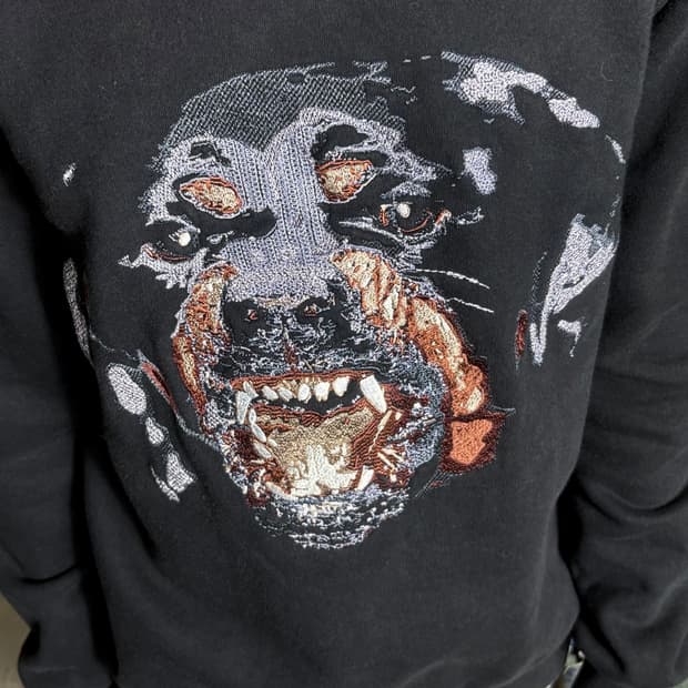 지방시 로트와일드 맨투맨