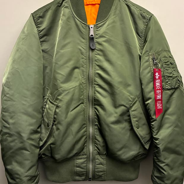 (S/95)알파인더스트리 ma-1 세이지그린 플라이트 항공점퍼 마원
