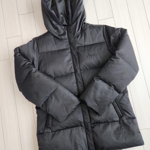 아식스 덕다운 패딩 사이즈95(m)

전체적으로 사용감 외에 오염없이 깨